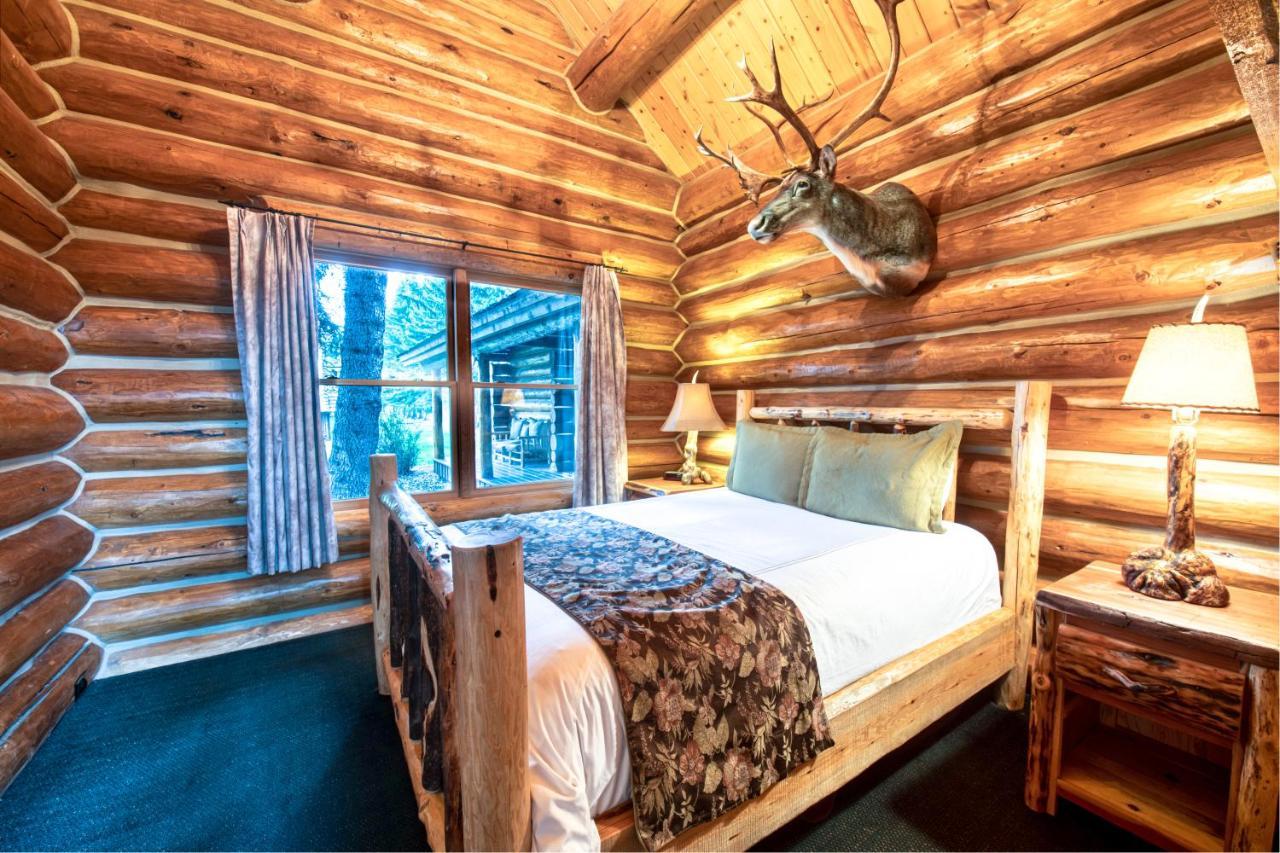 The Hatchet Resort Моран Экстерьер фото