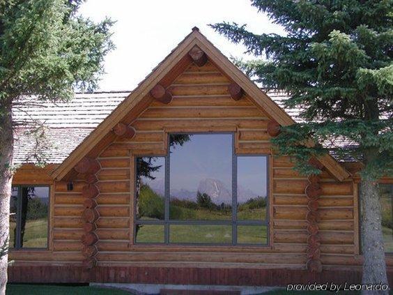 The Hatchet Resort Моран Экстерьер фото